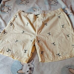 Orvis Men's Light Yellow Shorts with Martini Pattern Sz 36